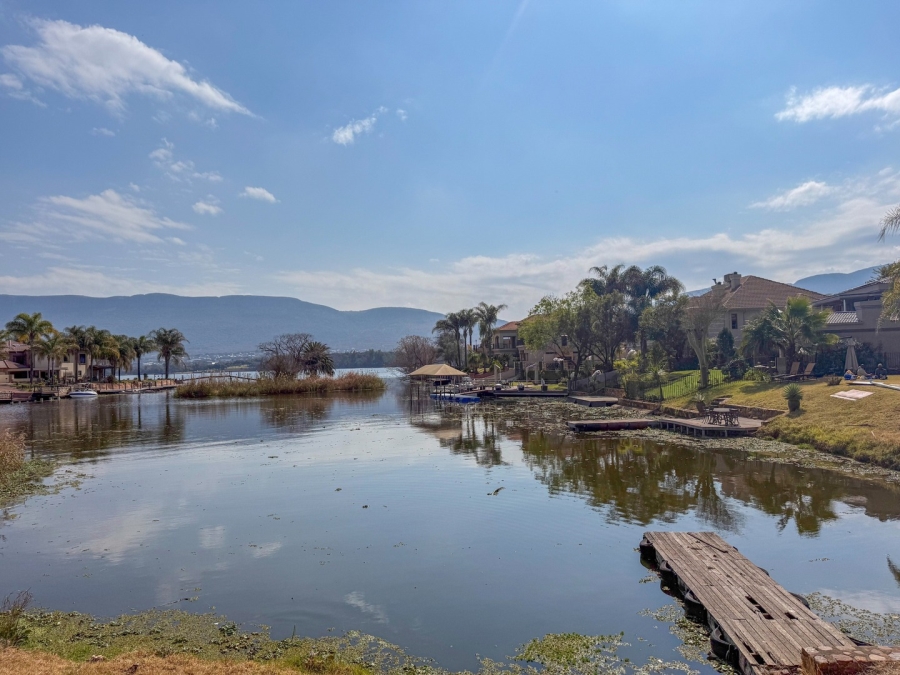 3 Bedroom Property for Sale in WestLake Country Safari Estate North West